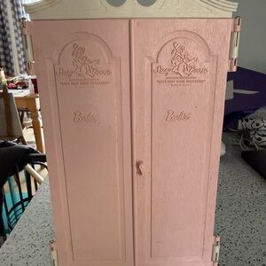 Barbie Pink Fold-Open Doll Closet Armoire Susy Goose